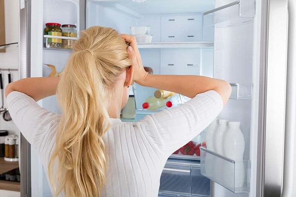 چرا یخچال یکسره کار میکند؟
